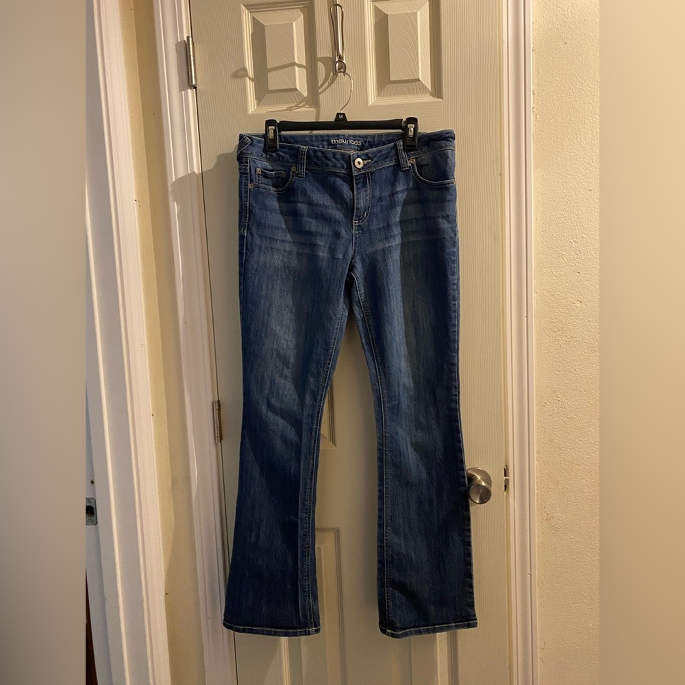 Maurice’s straight denim jeans.